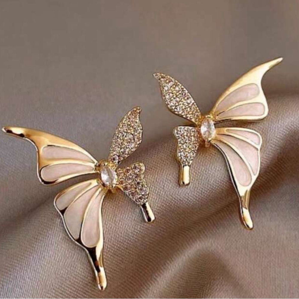 1 Pair Petite Diamond Inlaid Butterfly Minimalist Simple Stud Earrings
